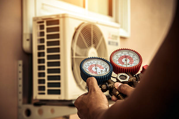 Professional Hvac technician working in Golden, TX